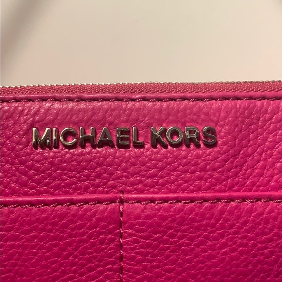 Michael Kors small bag - Picture 2 of 6